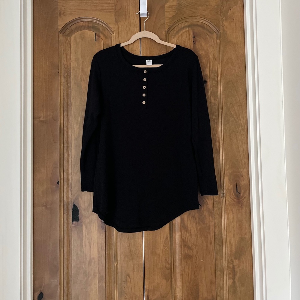 Little & Lively - Dwelling Apparel Ladies Lounge Top - Made in Canada - medium